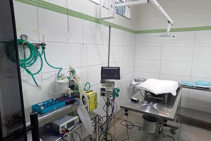 Centro cirúrgico clínica veterinária 24h Petzfera